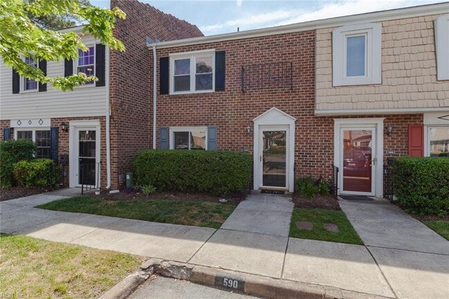 Photo - 590 Tenbee Ln Townhome