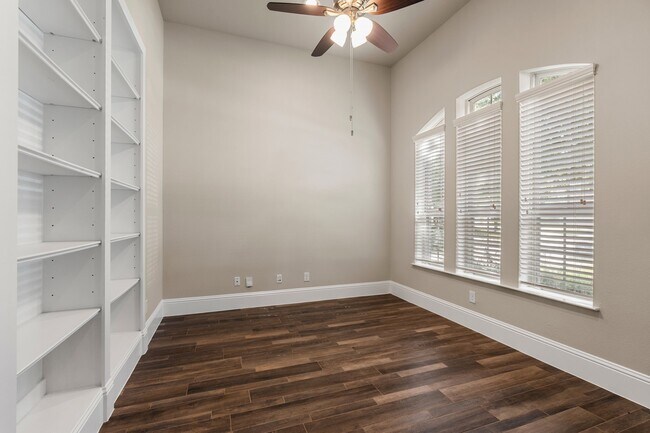 19 Cohasset Pl