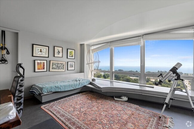 Building Photo - 2400 N Lakeview Ave Unit 2202 Rental