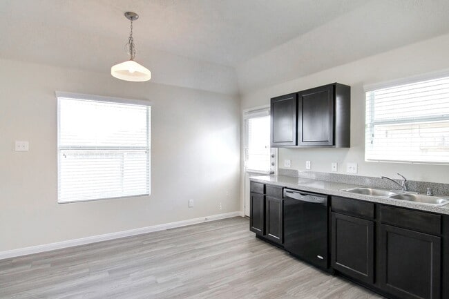 Photo - 5401 Rio San Juan St