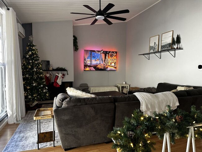 Photo - Beautiful Condo close to Memorial and Garces HS