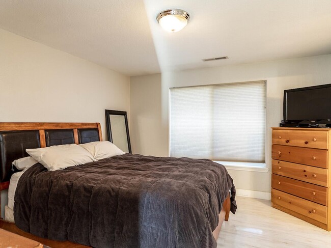 Photo - 1563 S Oakdale Ave