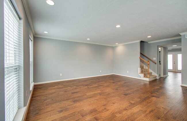 Photo - 402 Bendwood Dr Unidad True