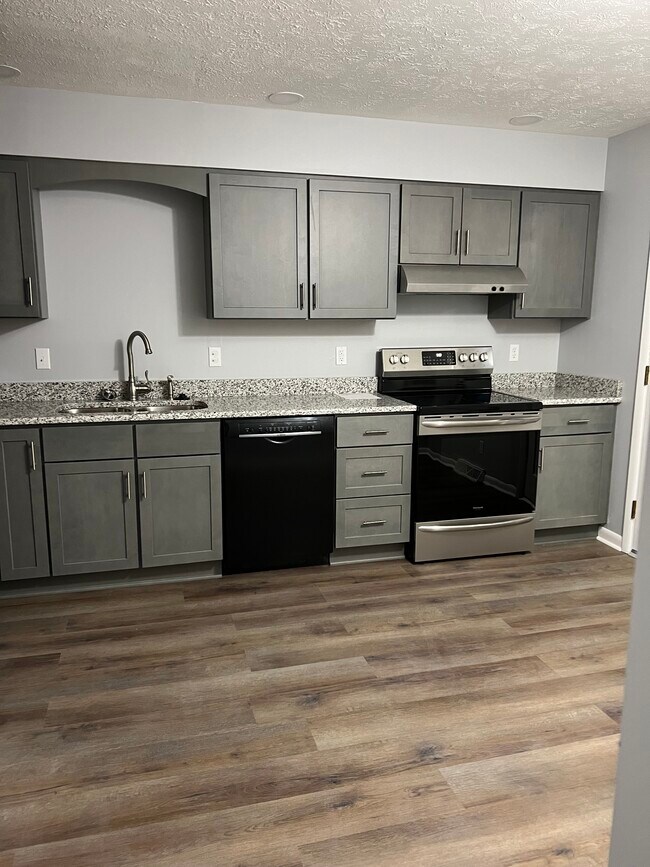 Photo - 1606 Smith Rd