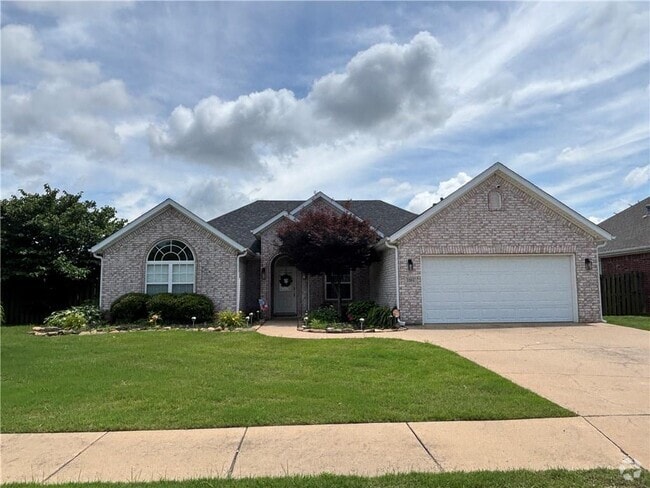 Building Photo - 3201 SW Camden Dr Rental