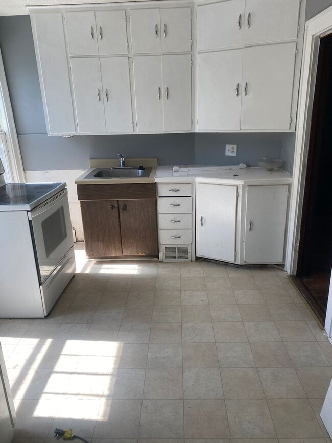 Photo - 300 13th St SW Unit 3 Up