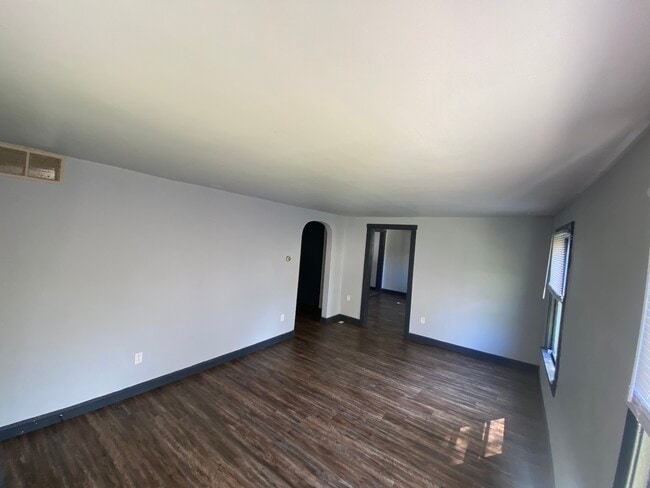 Photo - 219 Edwards St