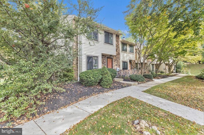 Photo - 18 Flintlock Ln