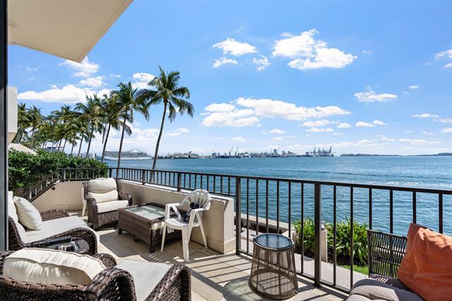 Photo - 520 Brickell Key Dr