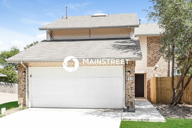 Building Photo - 3 Bedroom Pet-Friendly Home in Mesquite, TX with Main Street Renewal