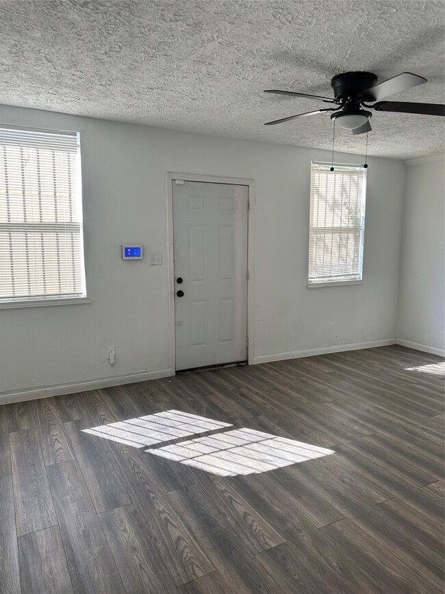 Photo - 978 Ringold St