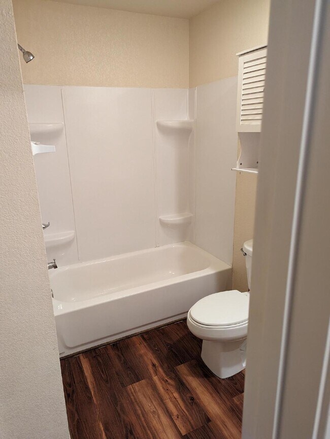 26 S Central St Unit 2Buckner, MO 64016 Apartment Buckner, MO