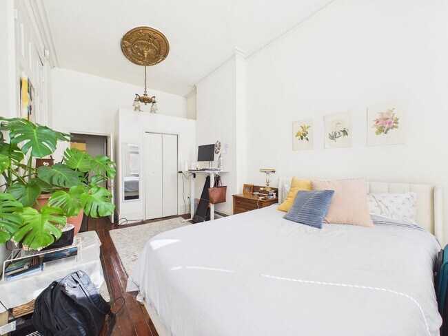 Photo - 825 N 26th St Unidad #1