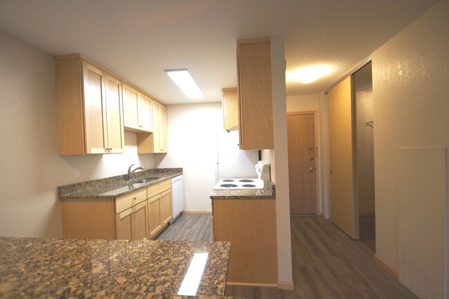 Building Photo - Pinto Suite Unit 302