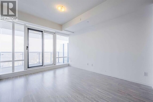 Photo - 1 Bloor St E Unit 6607