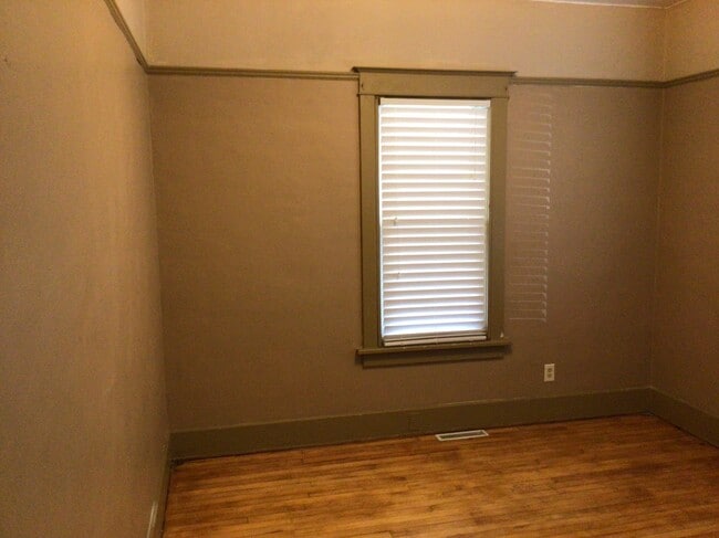 Photo - 505 E May St