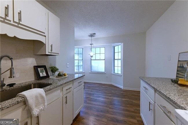 Photo - 1697 Cedar Bluff Way