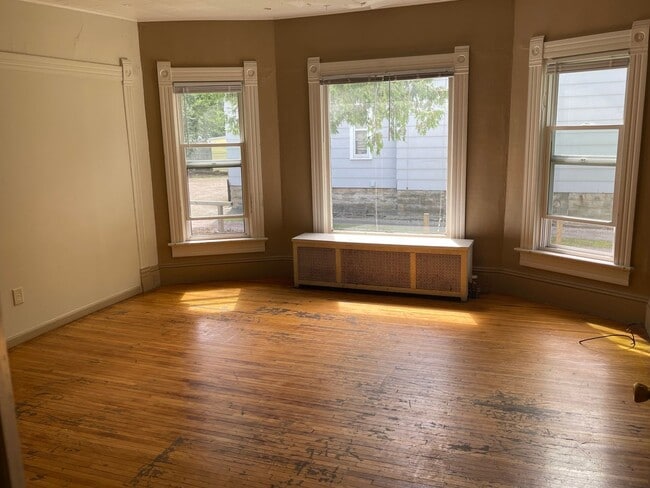 Photo - 734 Wright St Unit 734 Wright lower