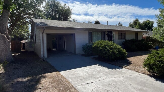 Photo - 1628 Smith Pl