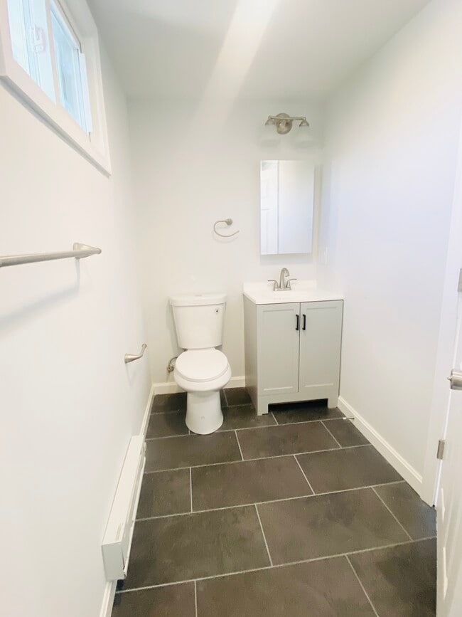 Building Photo - 48 Moulton Rd Unit 48