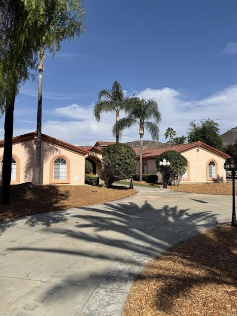 1555 Willow Glen Dr