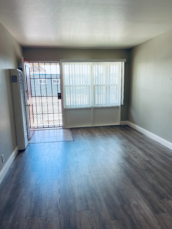 Building Photo - 6638 MacArthur Blvd Rental