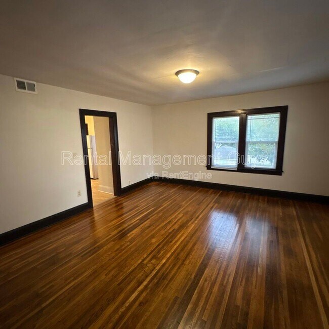 Photo - 2512 Fremont Ave N