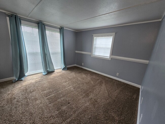 Photo - Beautifully Renovated Interior and Convenient Location