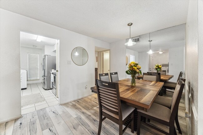 Photo - 11201 Lynbrook Dr Unidad 3611 Rental