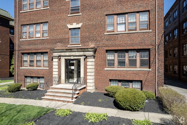 Photo - Overlook Manor