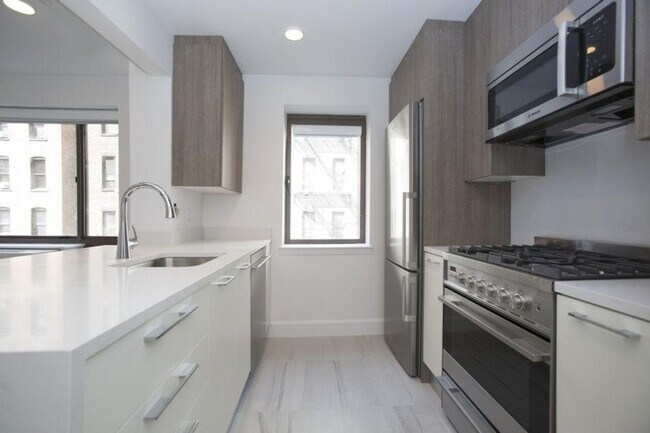 Photo - 311-329-329 W 50th St Unit ID1363102P