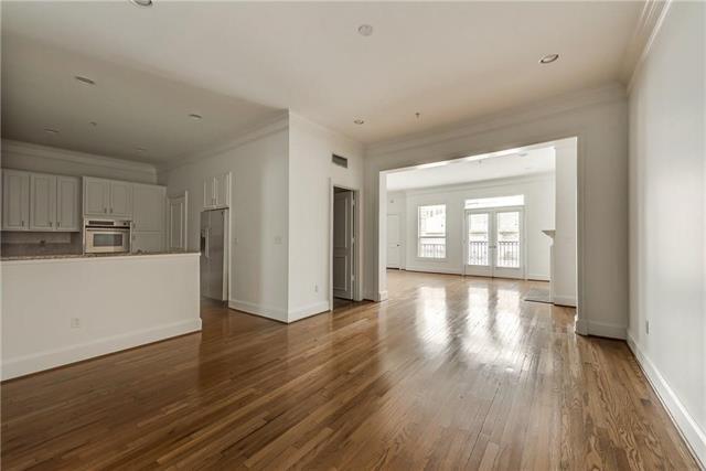 Photo - 2885 Woodside St Unidad 303