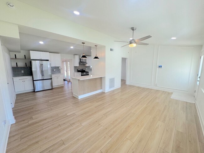 Photo - 324 Tanglewood Rd