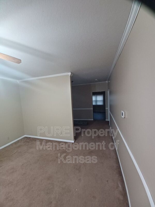 Photo - 2800 SE Michigan Ave