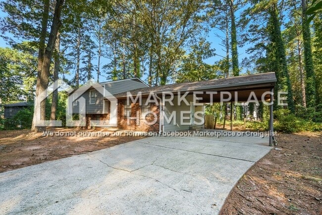 Photo - 1051 Scott Rd