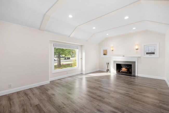 Photo - 1250 Bruce Ave