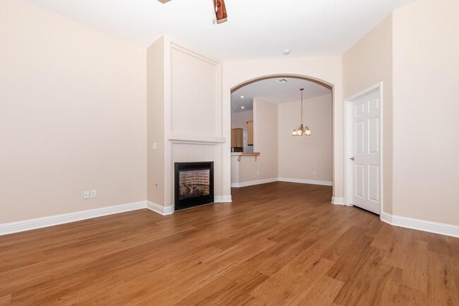 Building Photo - 625 Jasmine Parke Dr Unit 3