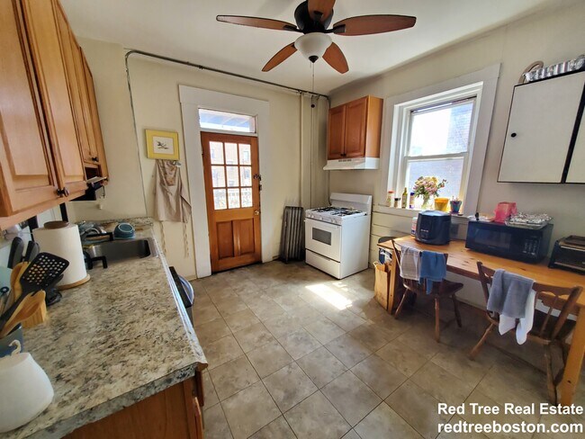 Photo - 12 Royce Rd Unidad 2