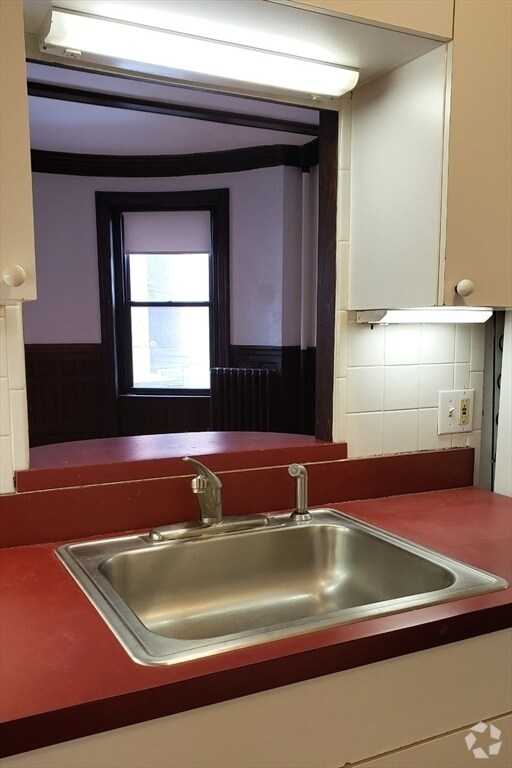 Building Photo - 922 Beacon St Unit 2 Rental