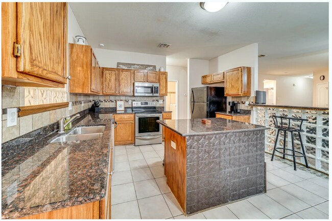 Photo - 10330 Lion Hunt