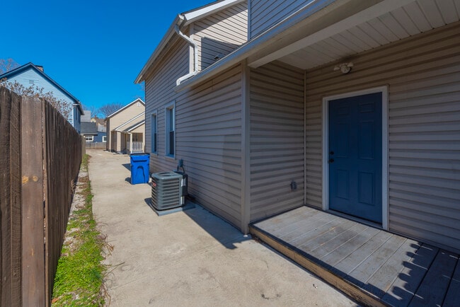 side porch - 3117 Hancock Ave