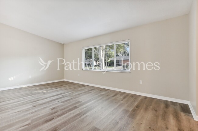 Photo - 1935 Spanish Oaks Dr N