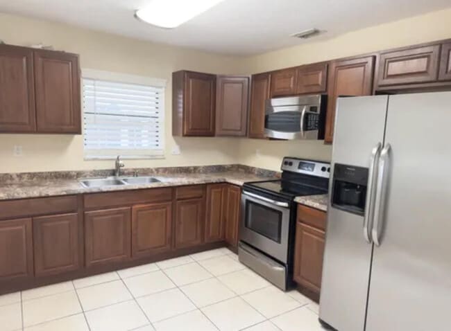 Photo - 113 Sunrise Ave Townhome