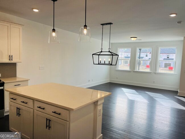 Photo - 1568 Driggs Dr NW