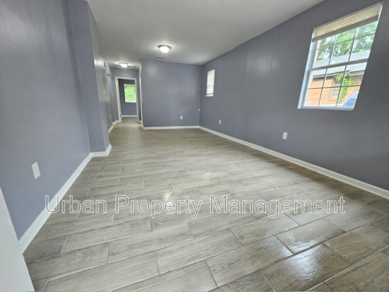 Photo - 1149 Merchant St