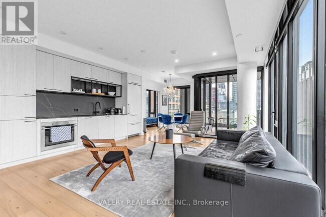 Photo - 505 Richmond St W Unit 826