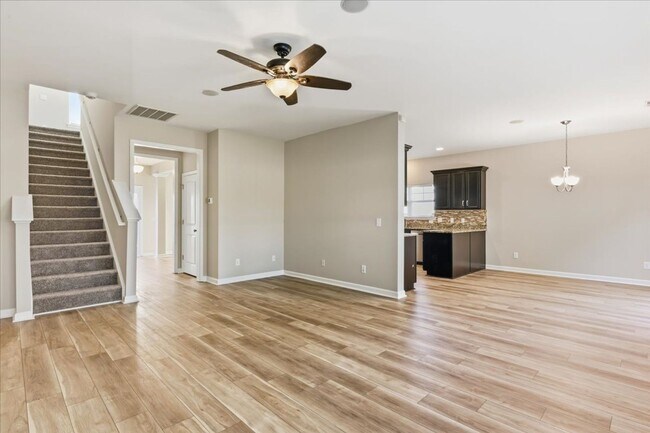 Photo - Spacious 5-Bedroom Home in the Live Oak Co...