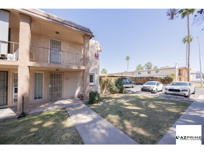 Photo - Cozy 1/1.5 Loft-style Phoenix Condo - Affordable &amp; Convenient!