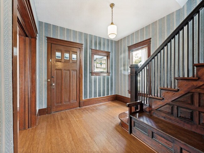 "Charming 4-Bedroom Home with 2 Full Baths in Vibrant Dallas Neighborhood!"