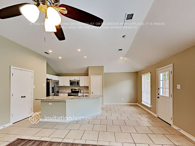 Photo - 819 W Lonesome Dove Trail